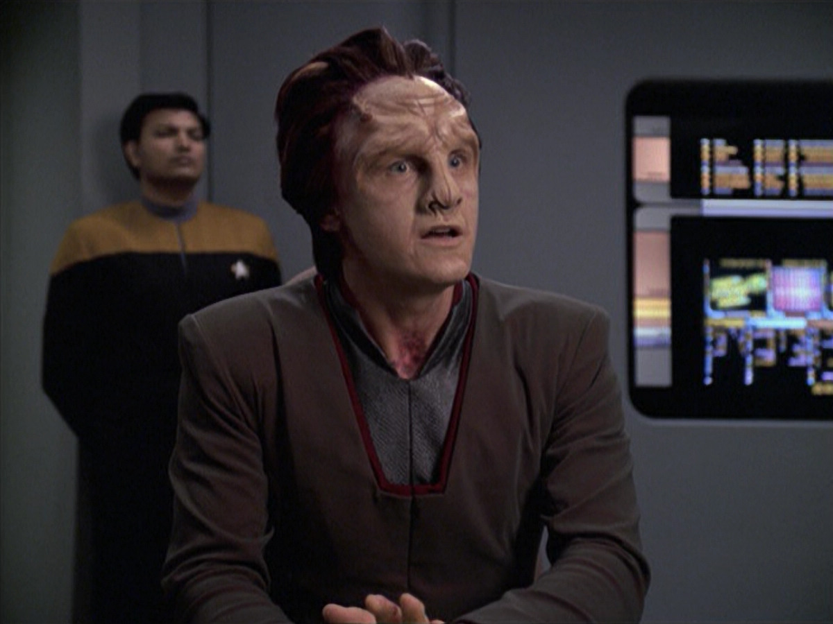 extant_StarTrek_VOY_6x06-Riddles_00663.jpg