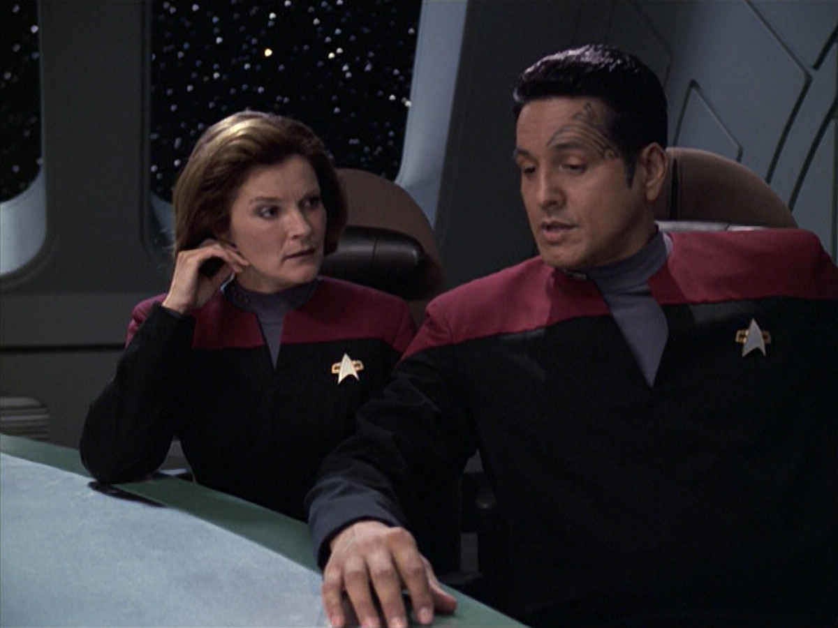 extant_StarTrek_VOY_6x06-Riddles_00667.jpg