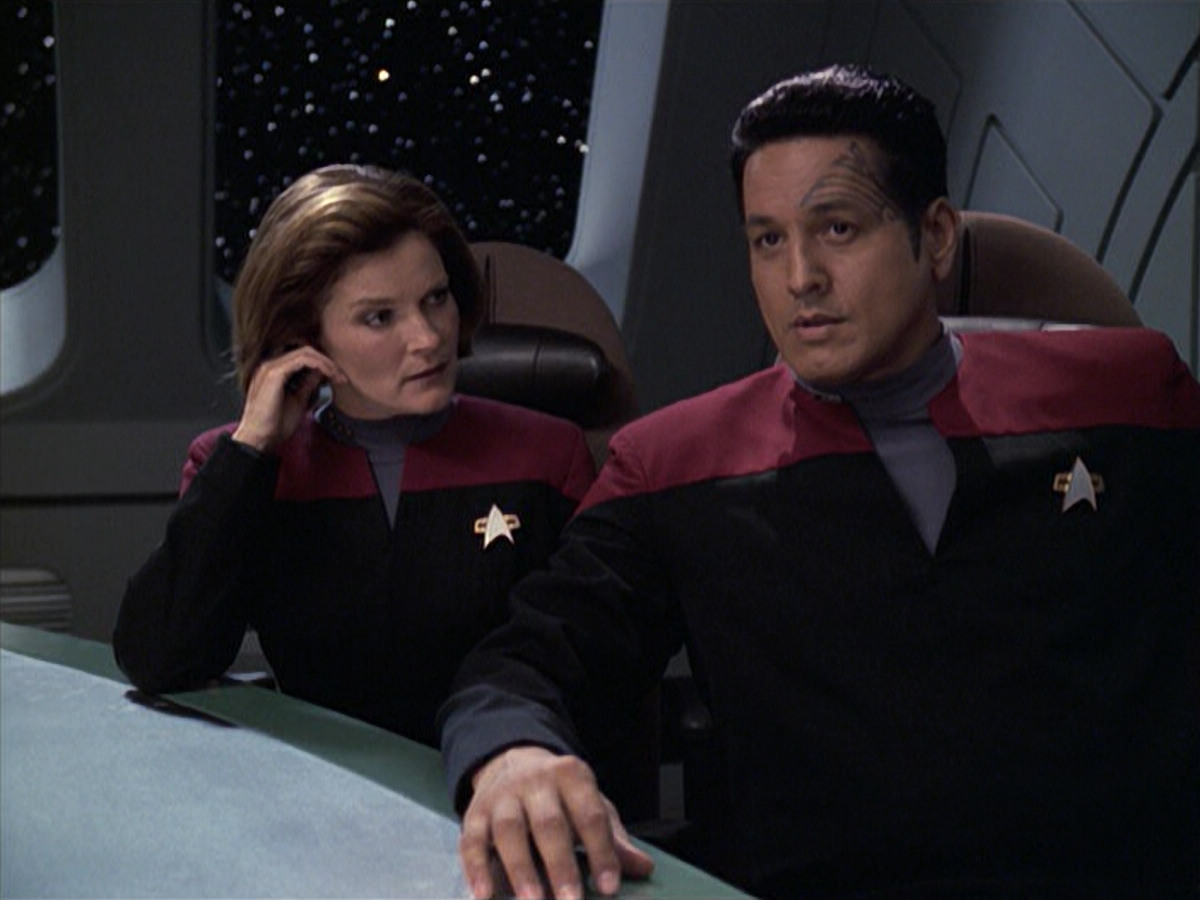 extant_StarTrek_VOY_6x06-Riddles_00668.jpg