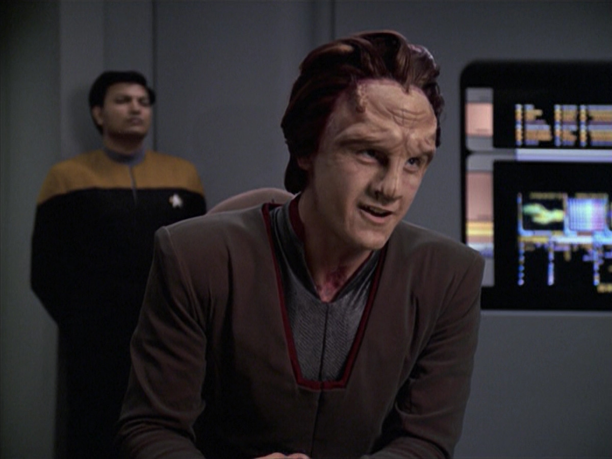 extant_StarTrek_VOY_6x06-Riddles_00672.jpg