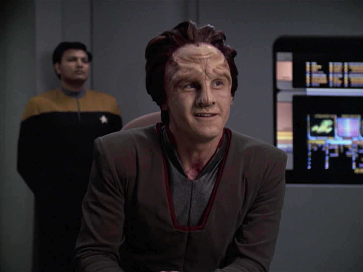 extant_StarTrek_VOY_6x06-Riddles_00674.jpg