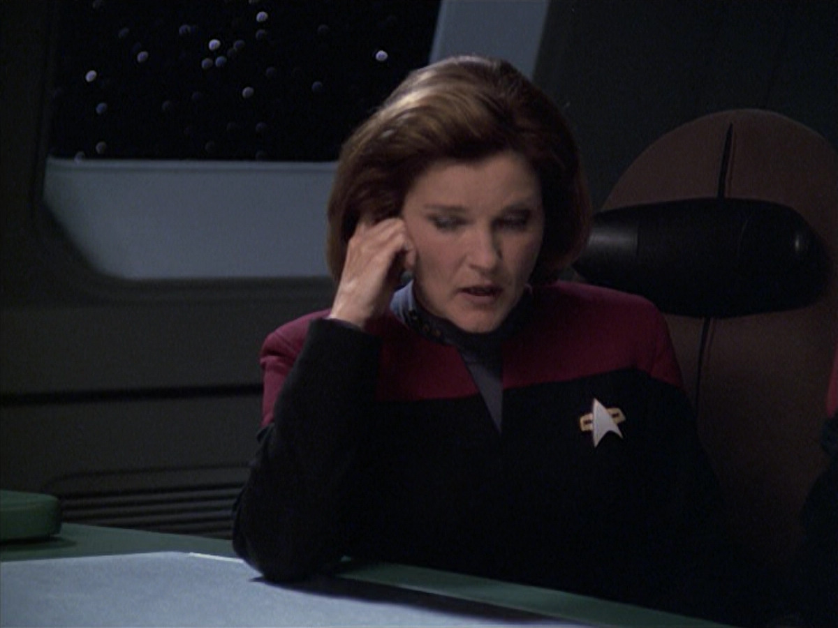 extant_StarTrek_VOY_6x06-Riddles_00682.jpg