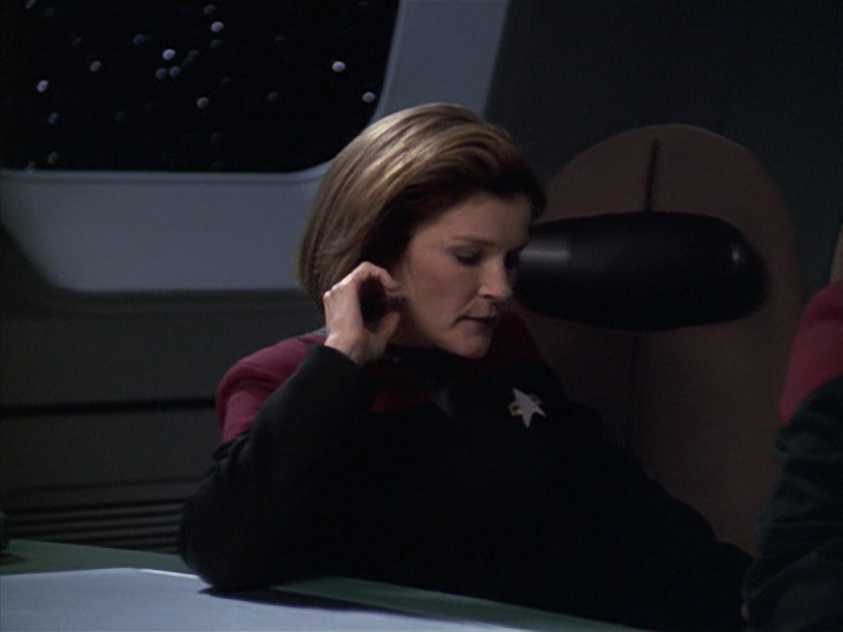 extant_StarTrek_VOY_6x06-Riddles_00685.jpg