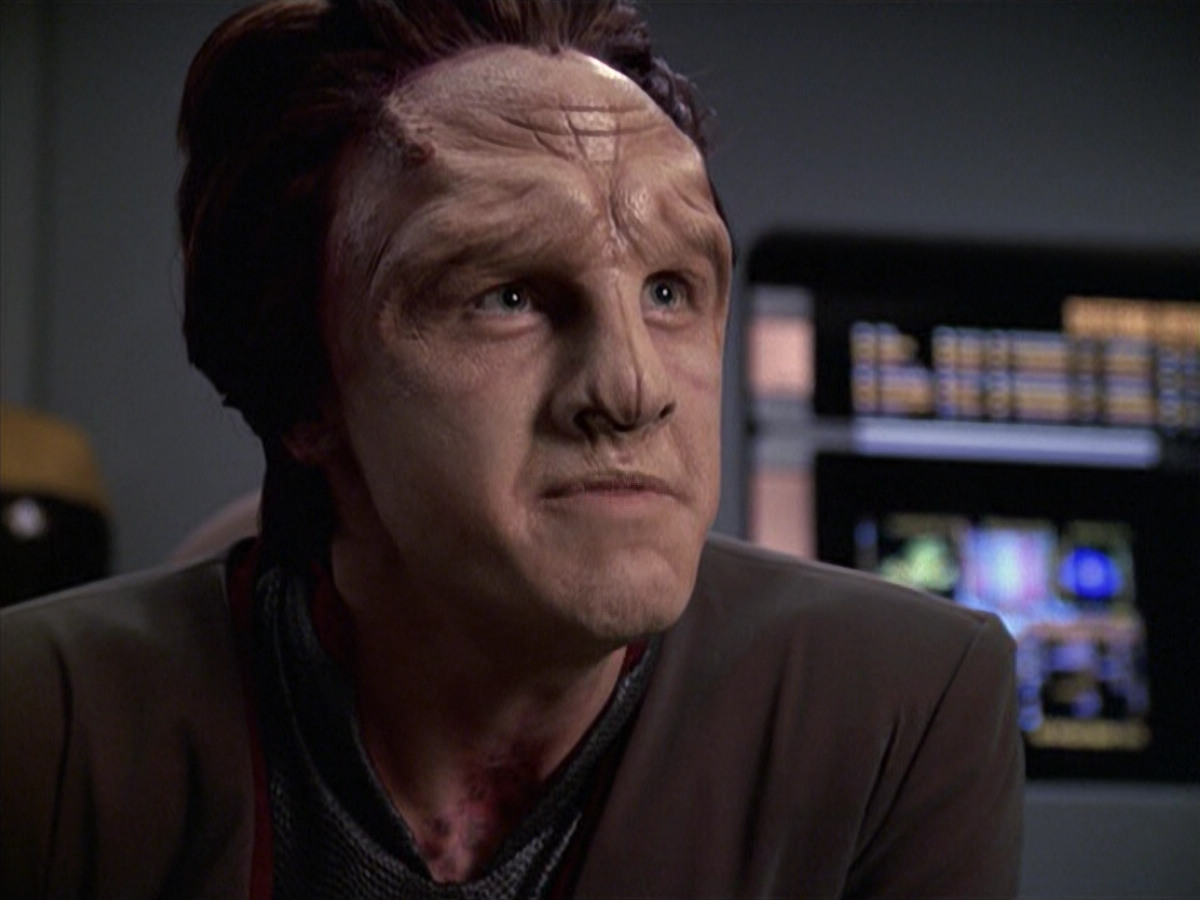 extant_StarTrek_VOY_6x06-Riddles_00703.jpg