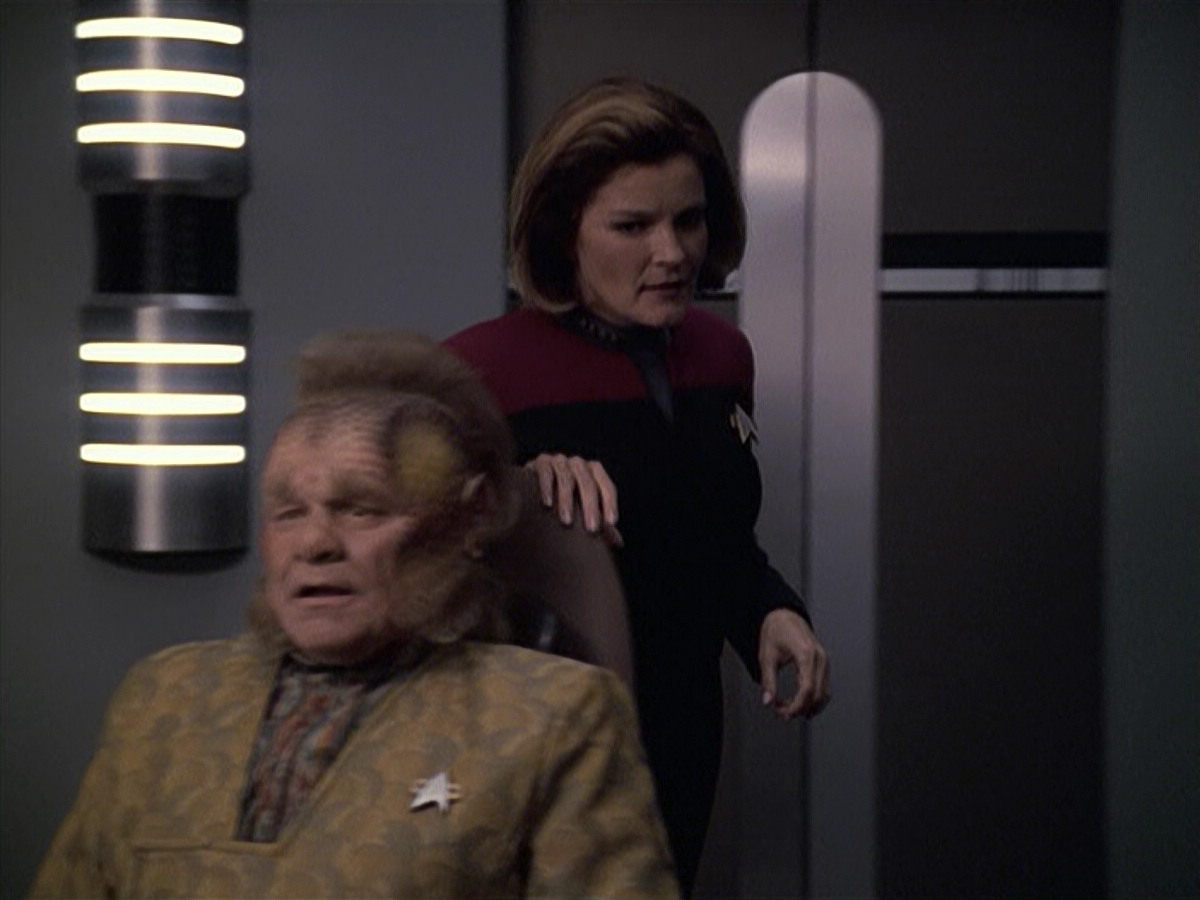 extant_StarTrek_VOY_6x06-Riddles_00730.jpg