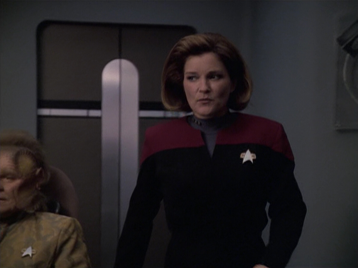 extant_StarTrek_VOY_6x06-Riddles_00732.jpg