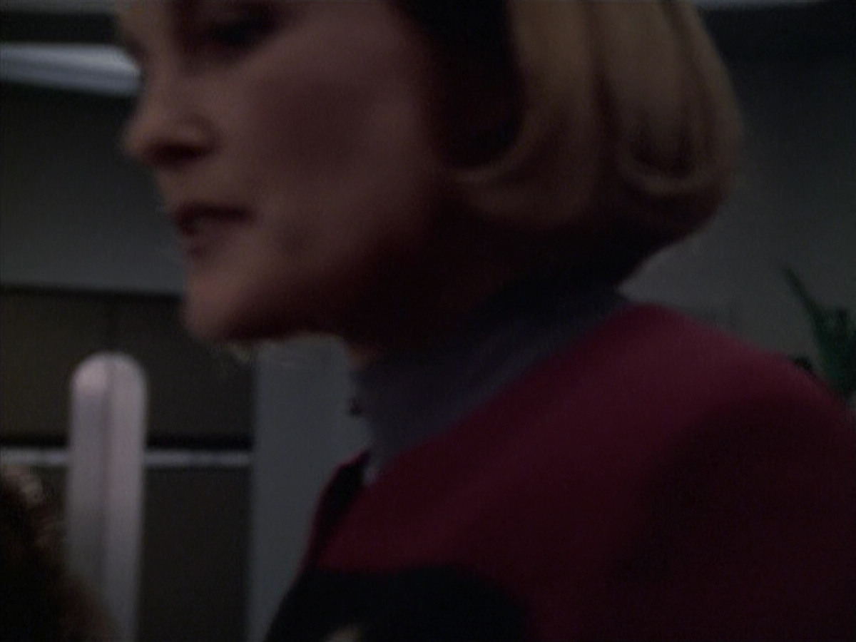 extant_StarTrek_VOY_6x06-Riddles_00736.jpg