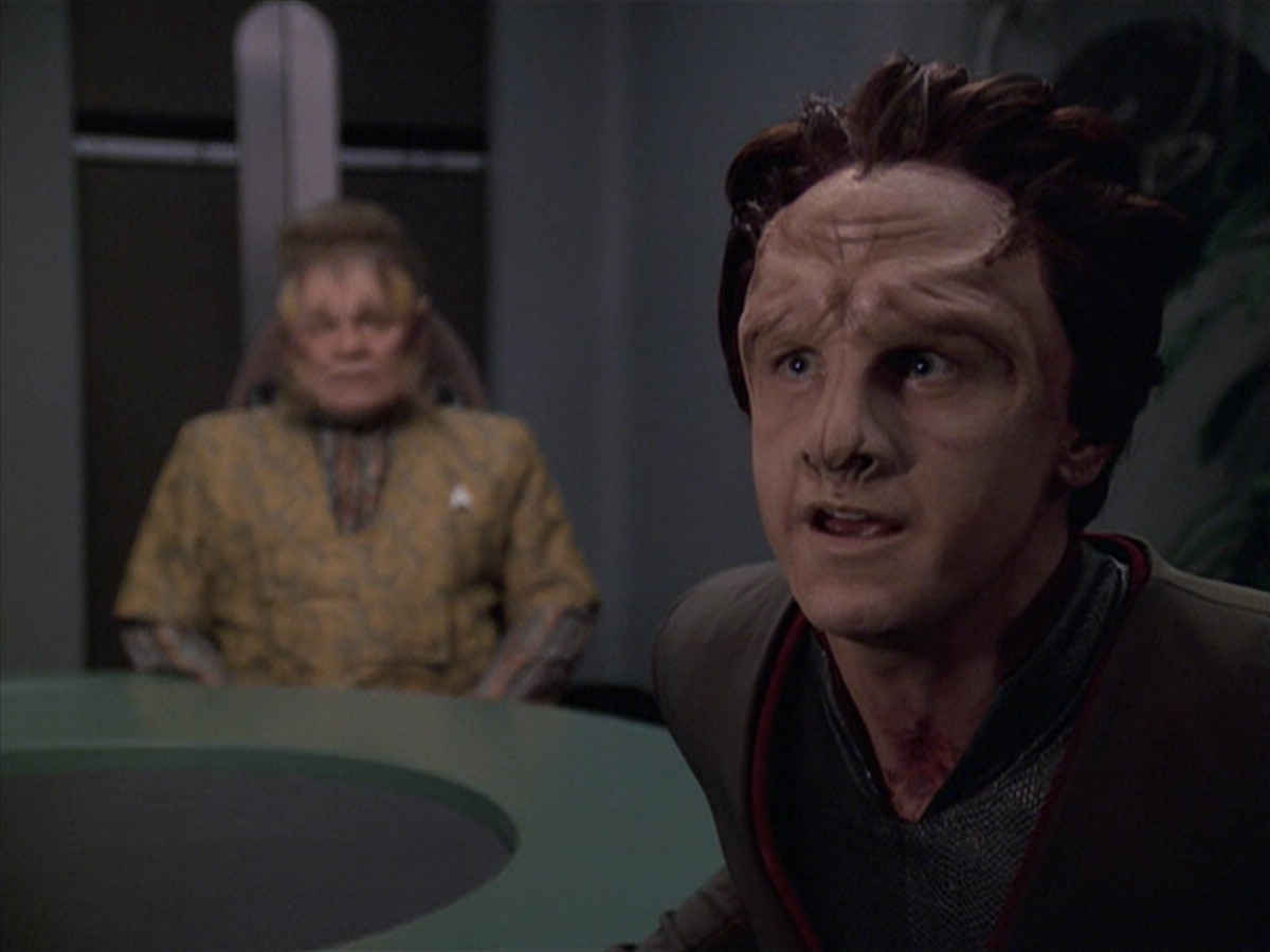 extant_StarTrek_VOY_6x06-Riddles_00740.jpg