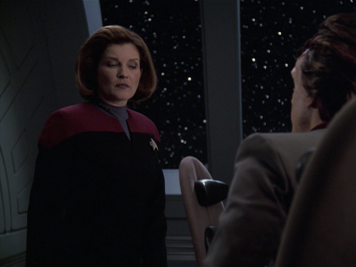 extant_StarTrek_VOY_6x06-Riddles_00741.jpg