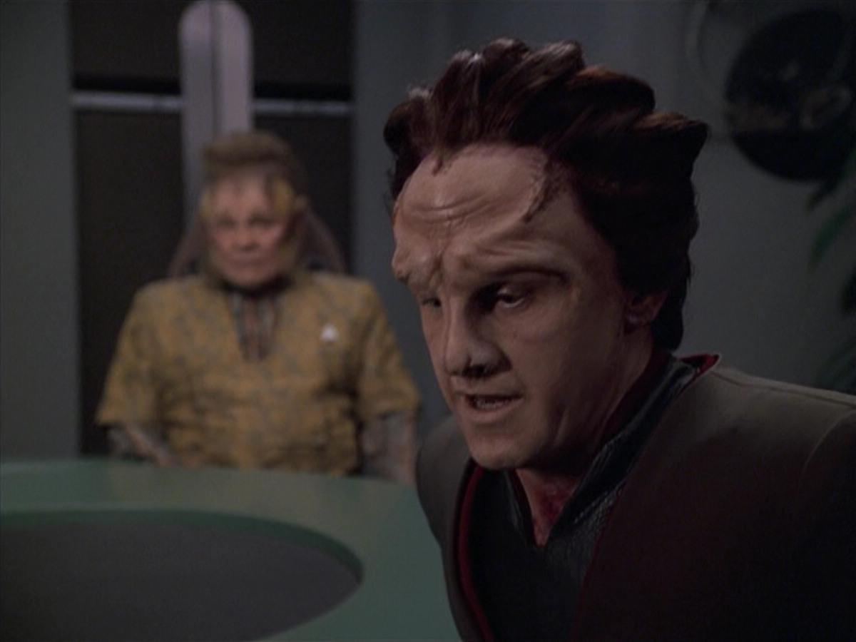 extant_StarTrek_VOY_6x06-Riddles_00744.jpg