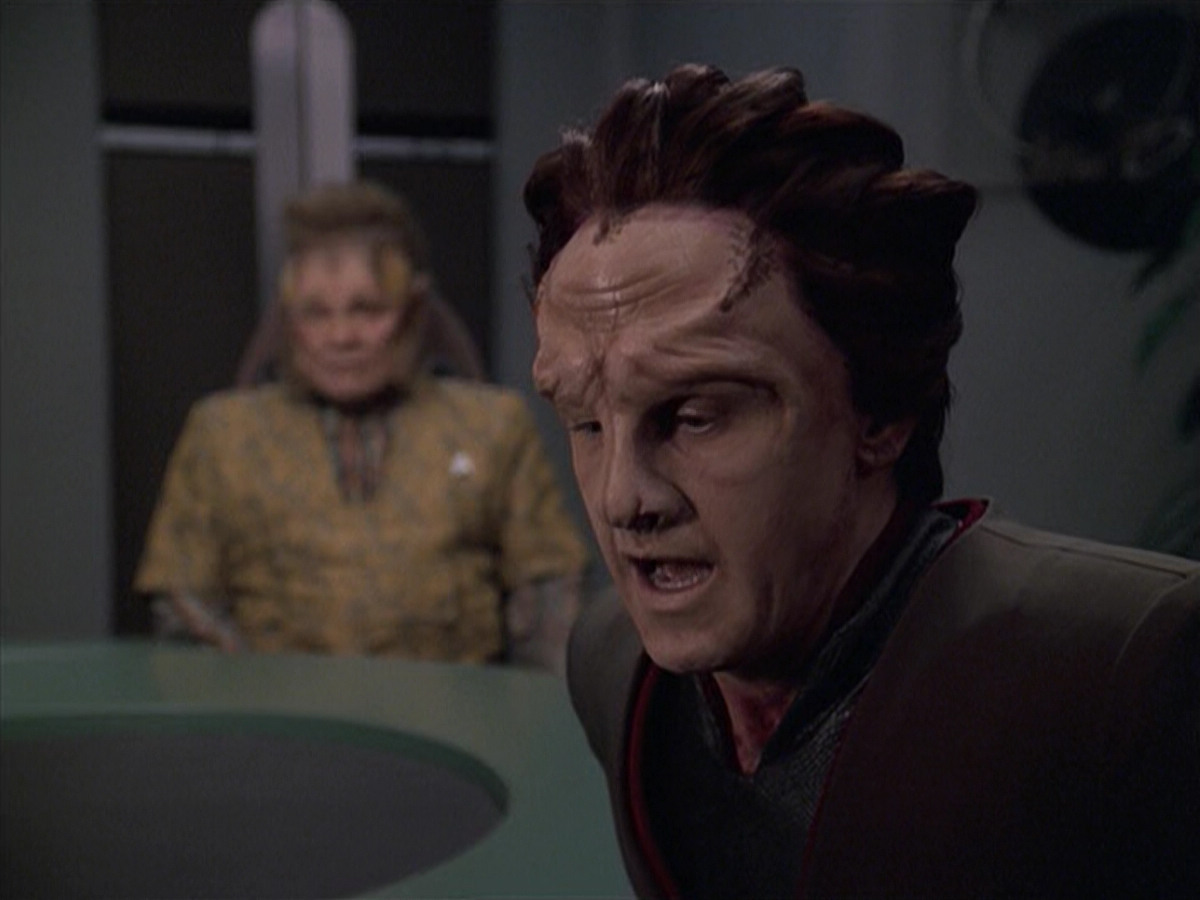 extant_StarTrek_VOY_6x06-Riddles_00745.jpg