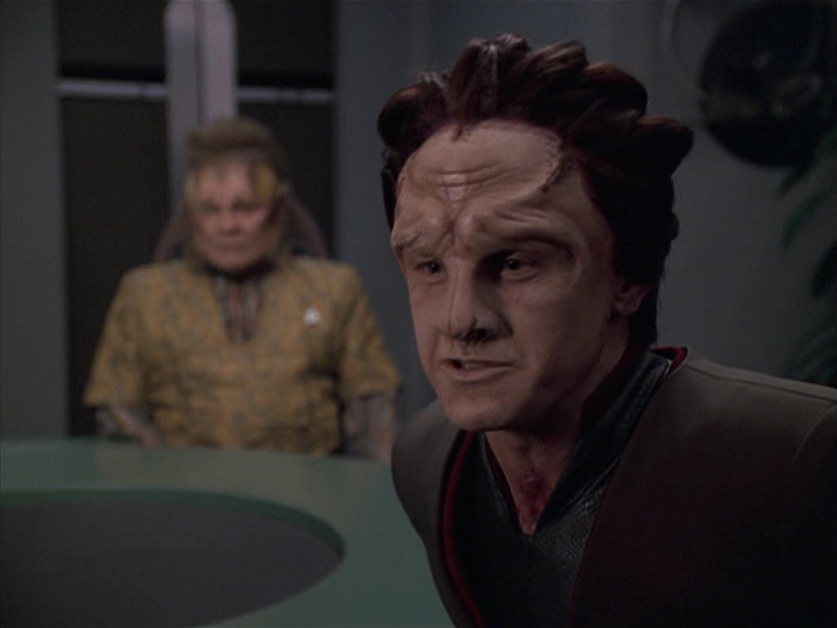 extant_StarTrek_VOY_6x06-Riddles_00750.jpg