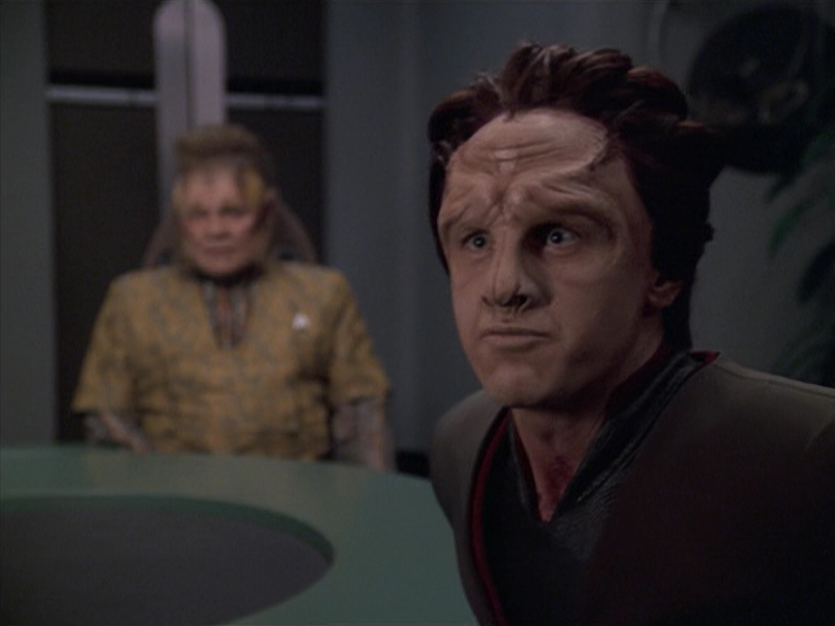 extant_StarTrek_VOY_6x06-Riddles_00756.jpg