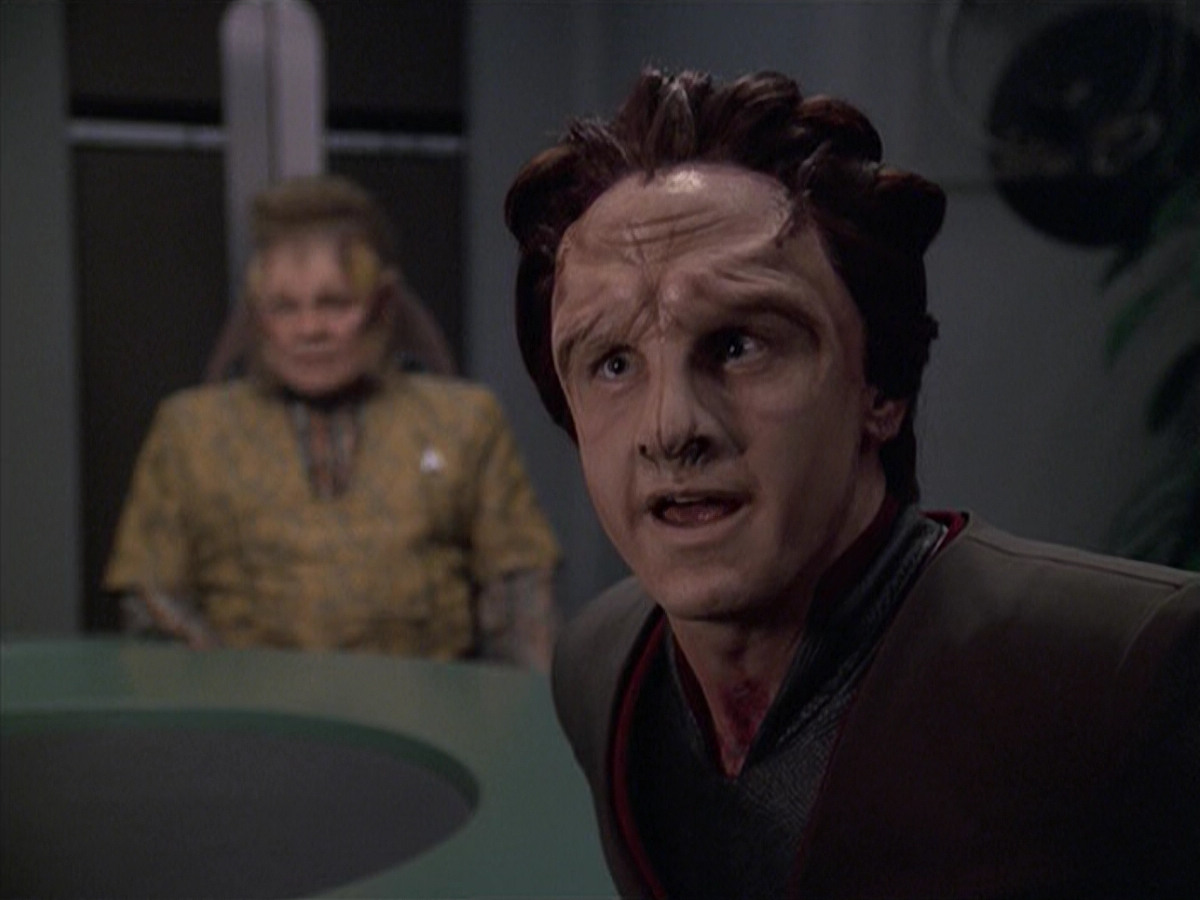 extant_StarTrek_VOY_6x06-Riddles_00757.jpg