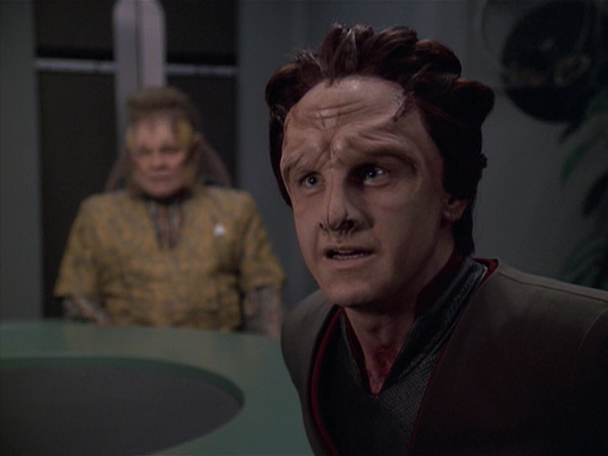 extant_StarTrek_VOY_6x06-Riddles_00760.jpg