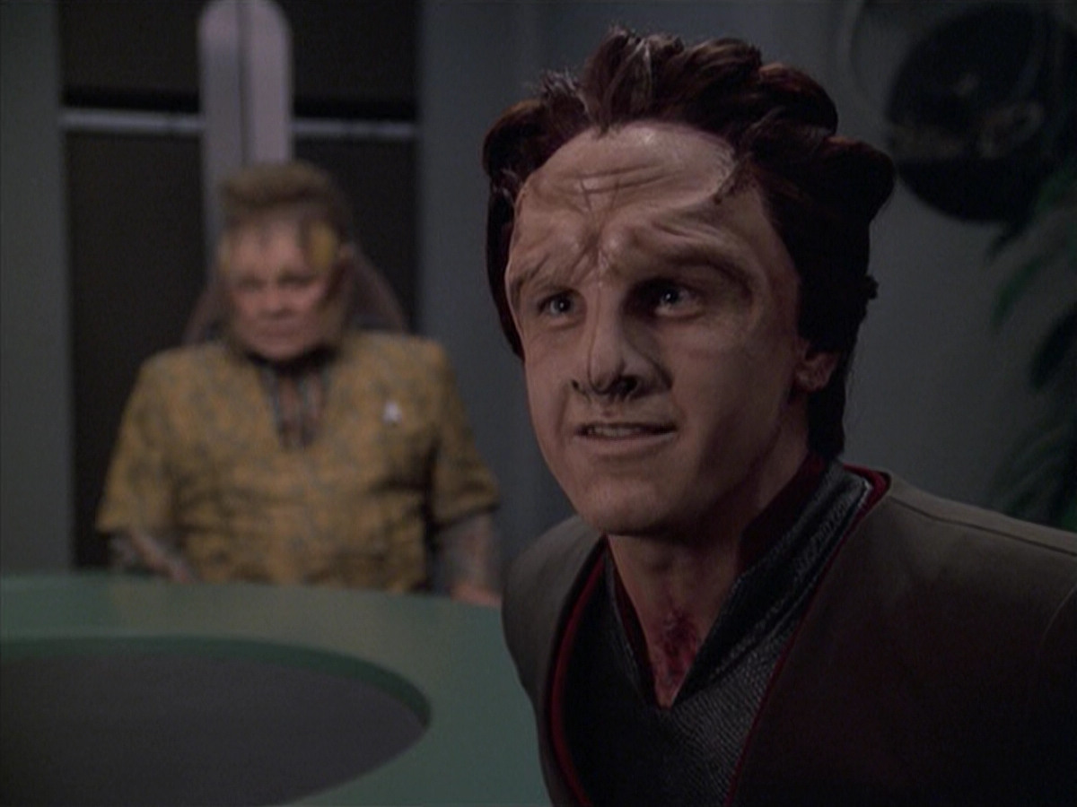 extant_StarTrek_VOY_6x06-Riddles_00769.jpg