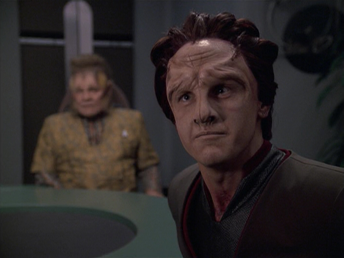 extant_StarTrek_VOY_6x06-Riddles_00781.jpg