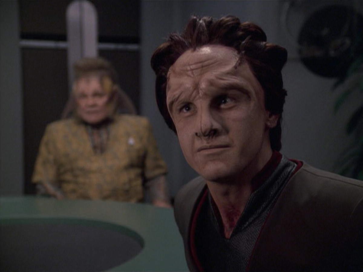 extant_StarTrek_VOY_6x06-Riddles_00783.jpg
