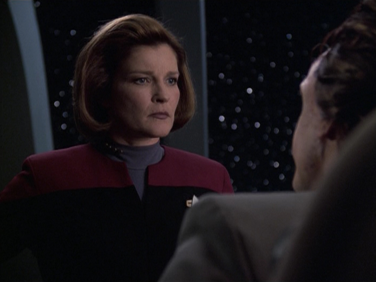 extant_StarTrek_VOY_6x06-Riddles_00785.jpg