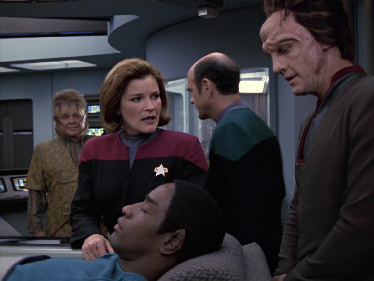 extant_StarTrek_VOY_6x06-Riddles_00823.jpg