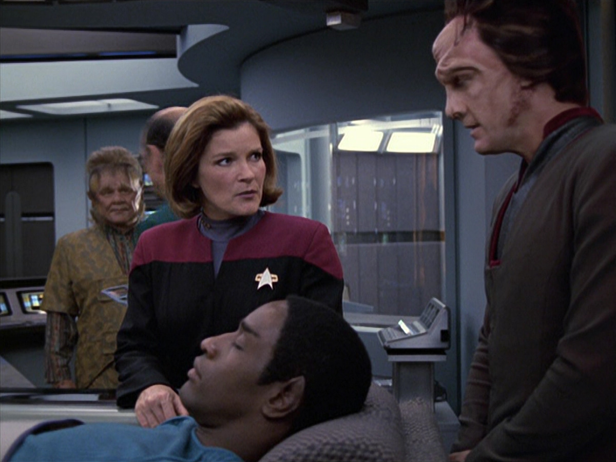 extant_StarTrek_VOY_6x06-Riddles_00824.jpg