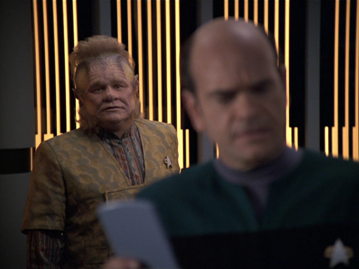 extant_StarTrek_VOY_6x06-Riddles_00870.jpg