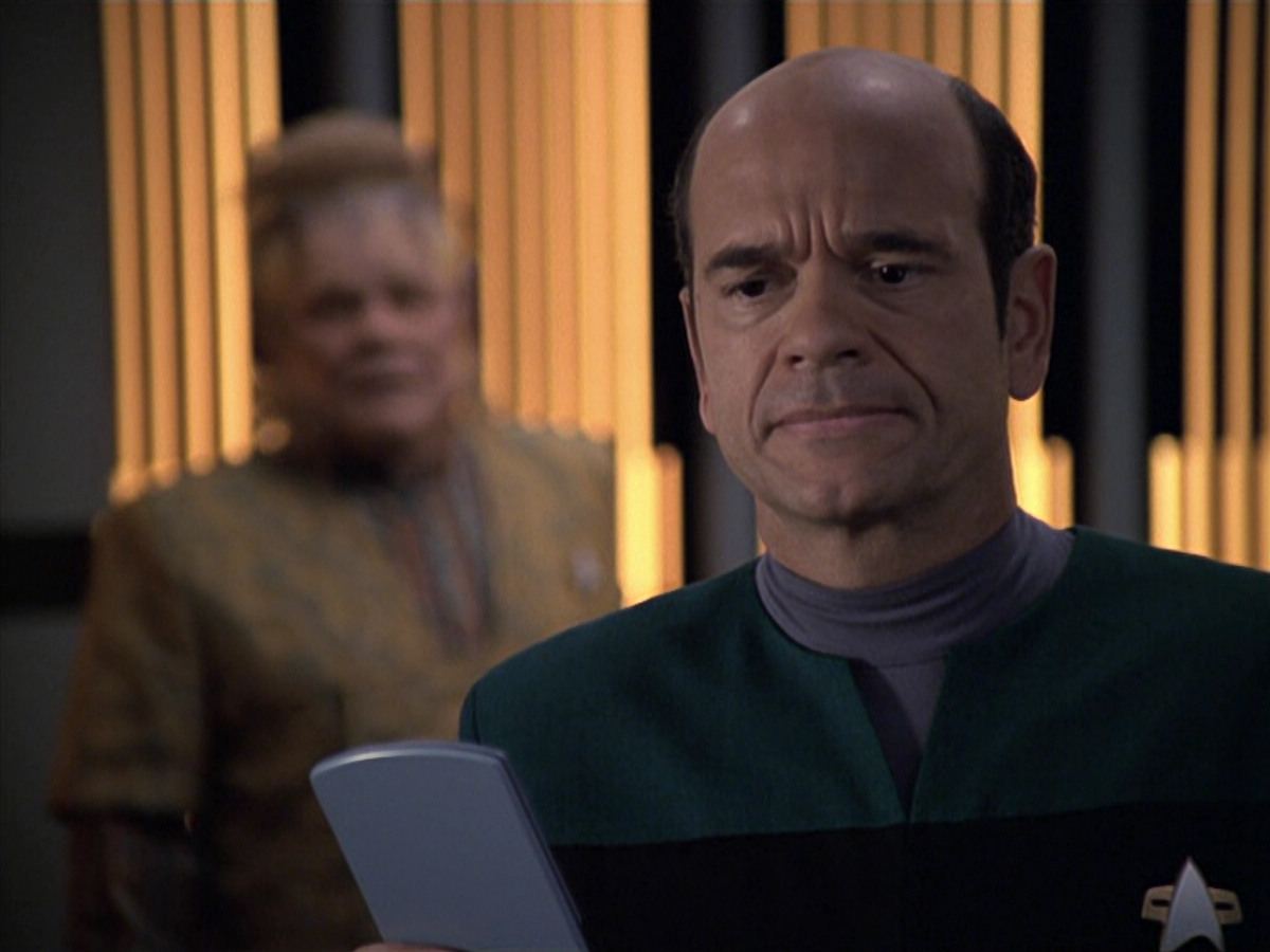 extant_StarTrek_VOY_6x06-Riddles_00876.jpg