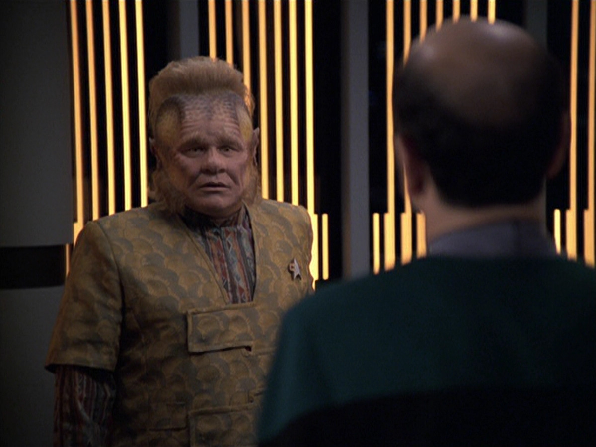 extant_StarTrek_VOY_6x06-Riddles_00894.jpg