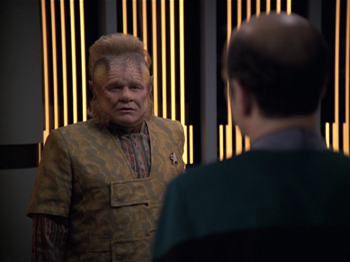extant_StarTrek_VOY_6x06-Riddles_00895.jpg