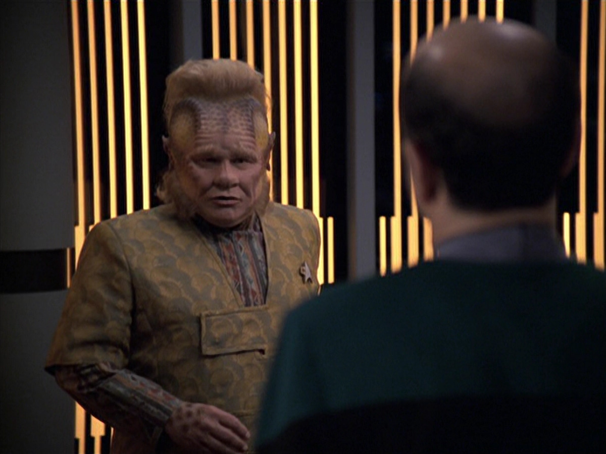 extant_StarTrek_VOY_6x06-Riddles_00897.jpg