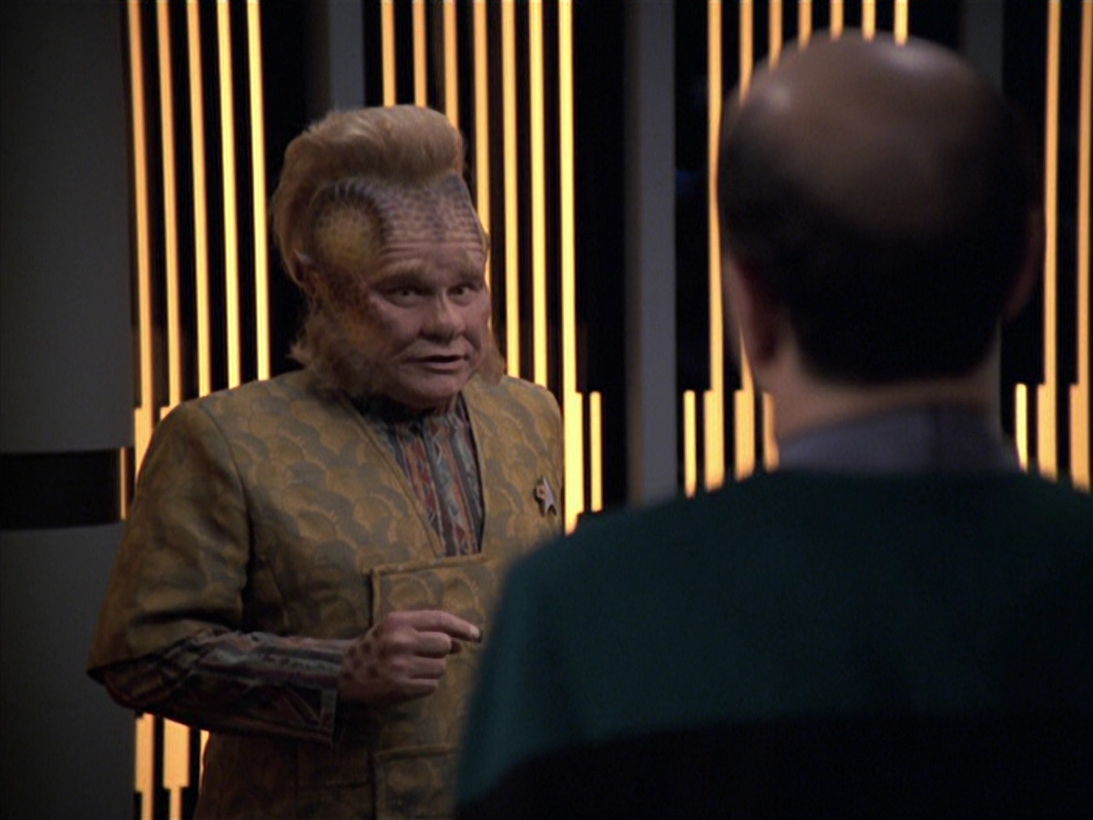 extant_StarTrek_VOY_6x06-Riddles_00899.jpg