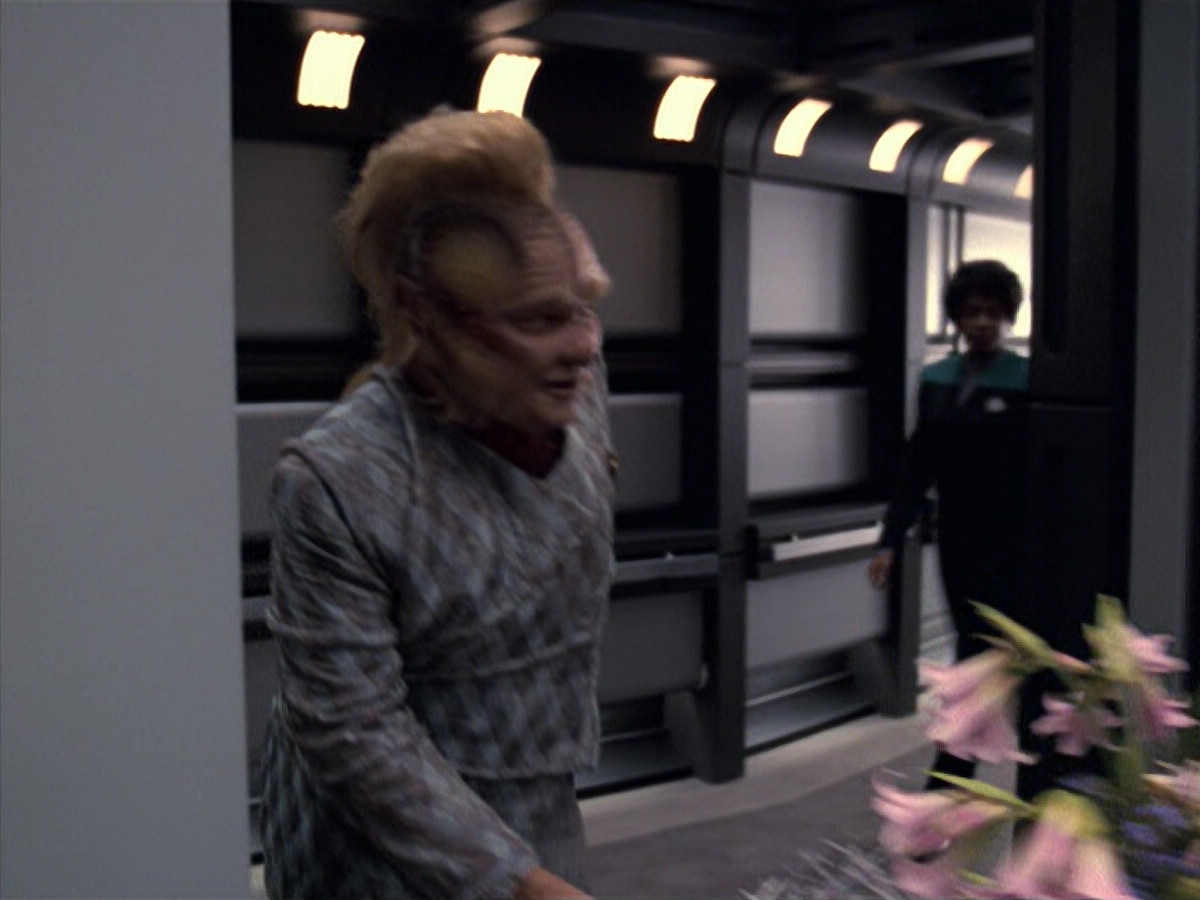 extant_StarTrek_VOY_6x06-Riddles_00925.jpg