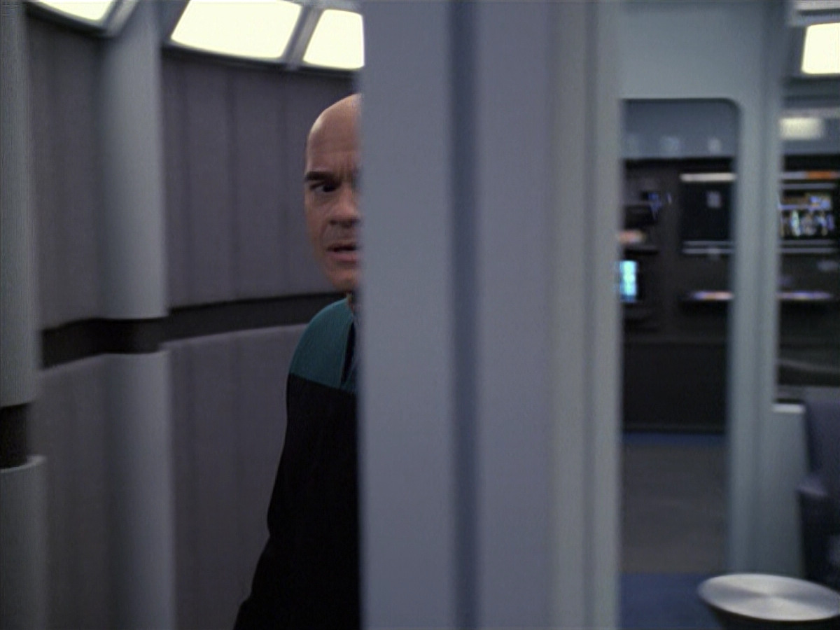 extant_StarTrek_VOY_6x06-Riddles_01017.jpg