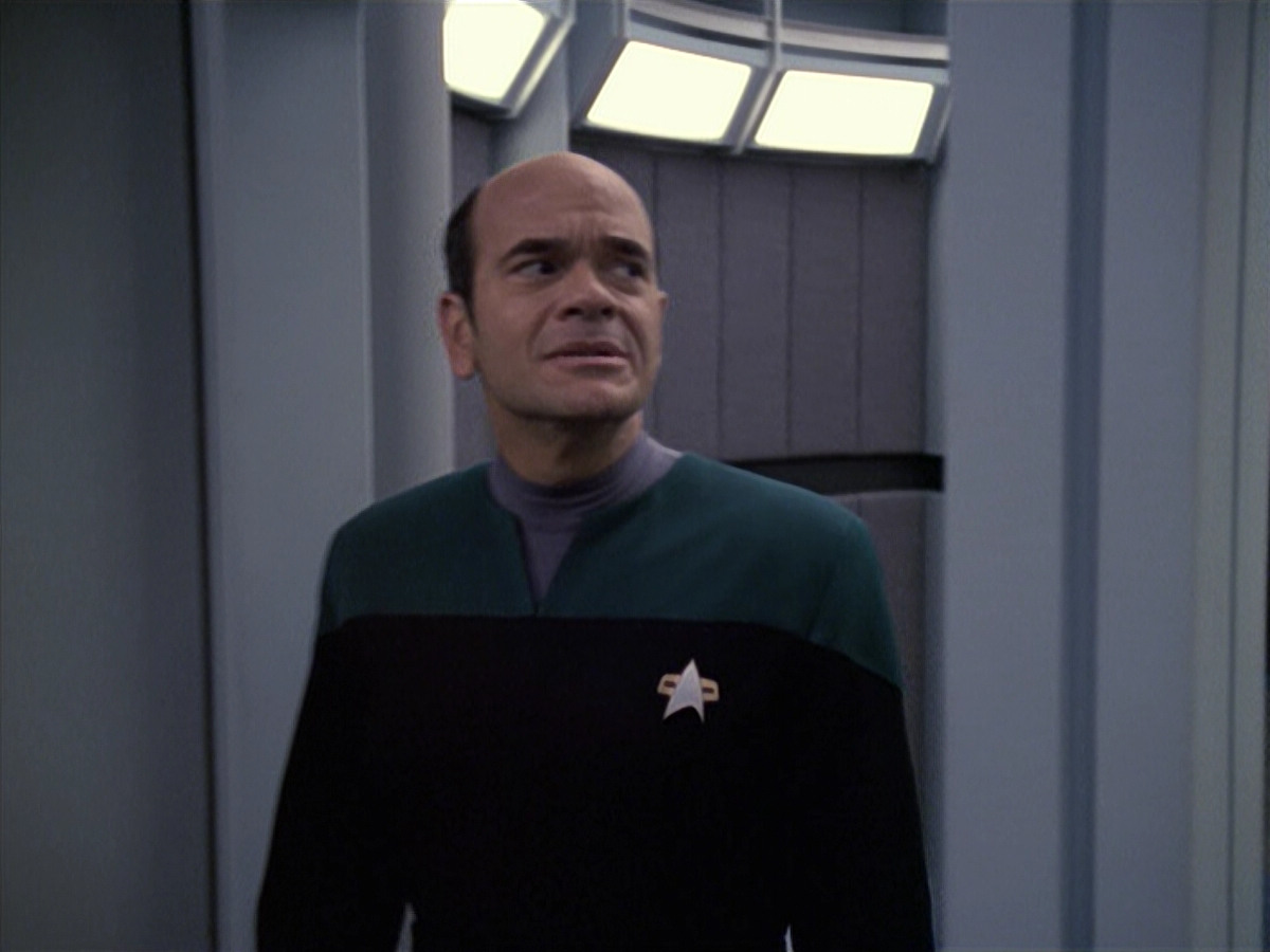extant_StarTrek_VOY_6x06-Riddles_01018.jpg