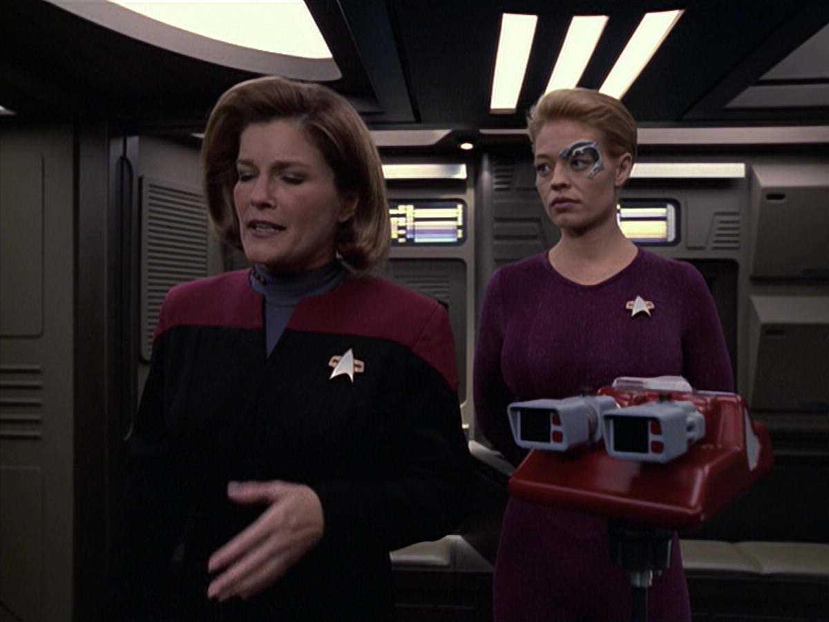 extant_StarTrek_VOY_6x06-Riddles_01171.jpg