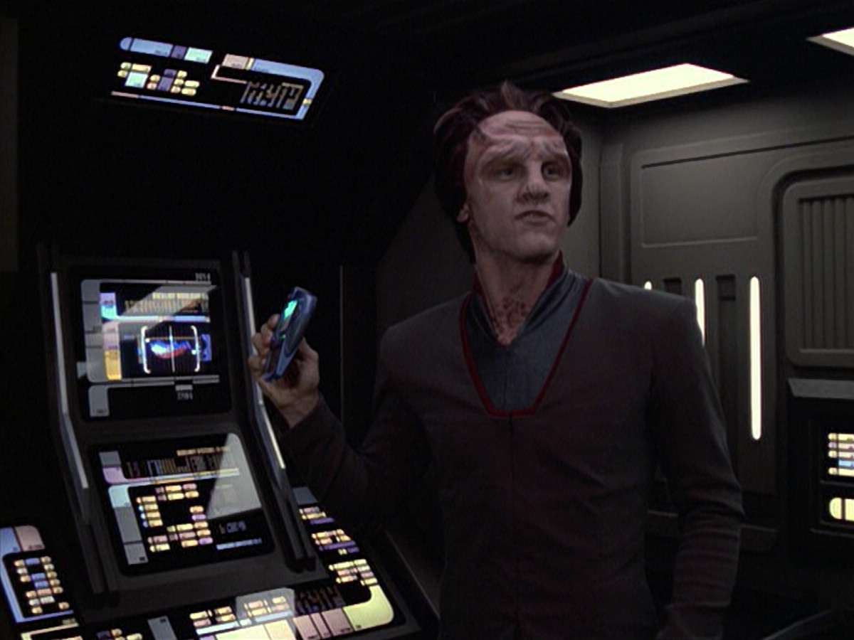 extant_StarTrek_VOY_6x06-Riddles_01175.jpg