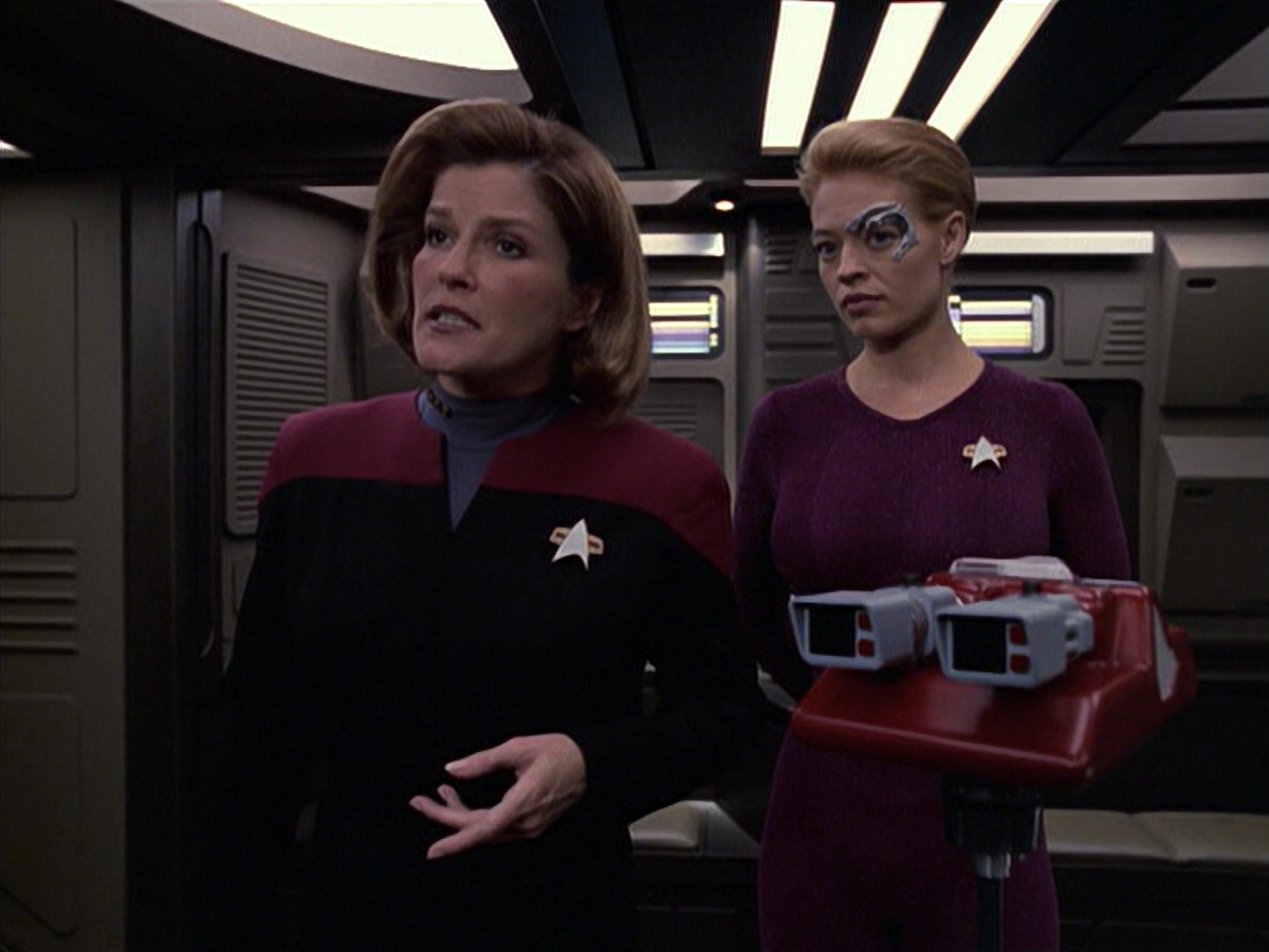 extant_StarTrek_VOY_6x06-Riddles_01182.jpg
