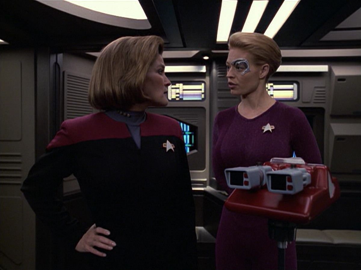 extant_StarTrek_VOY_6x06-Riddles_01202.jpg