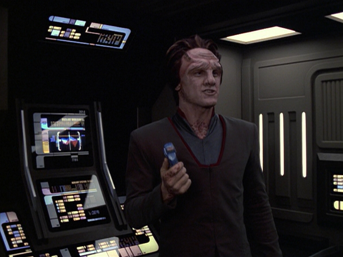 extant_StarTrek_VOY_6x06-Riddles_01206.jpg