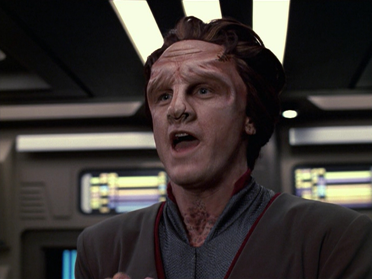 extant_StarTrek_VOY_6x06-Riddles_01237.jpg