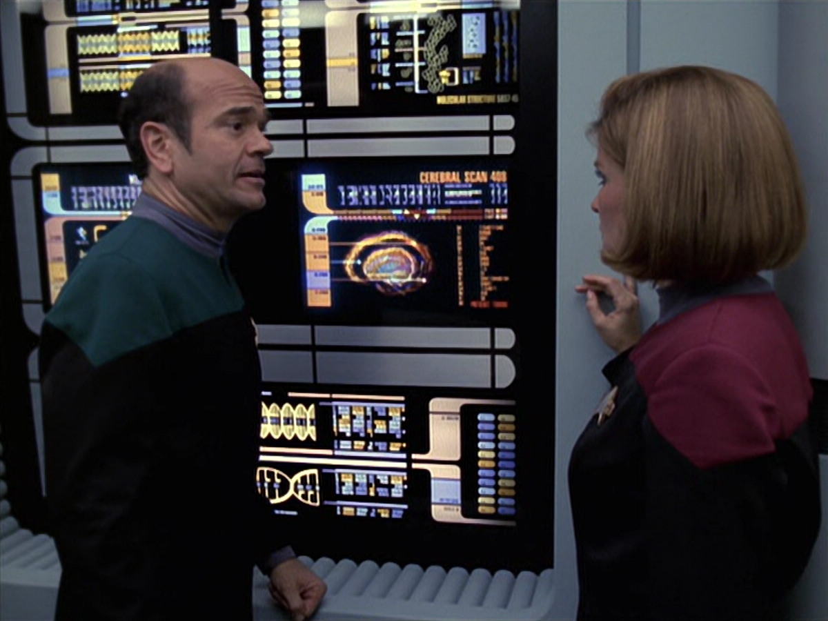 extant_StarTrek_VOY_6x06-Riddles_01319.jpg