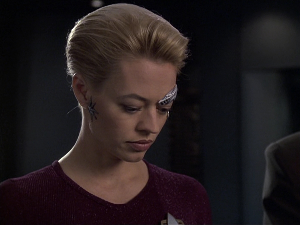 extant_StarTrek_VOY_6x06-Riddles_01573.jpg