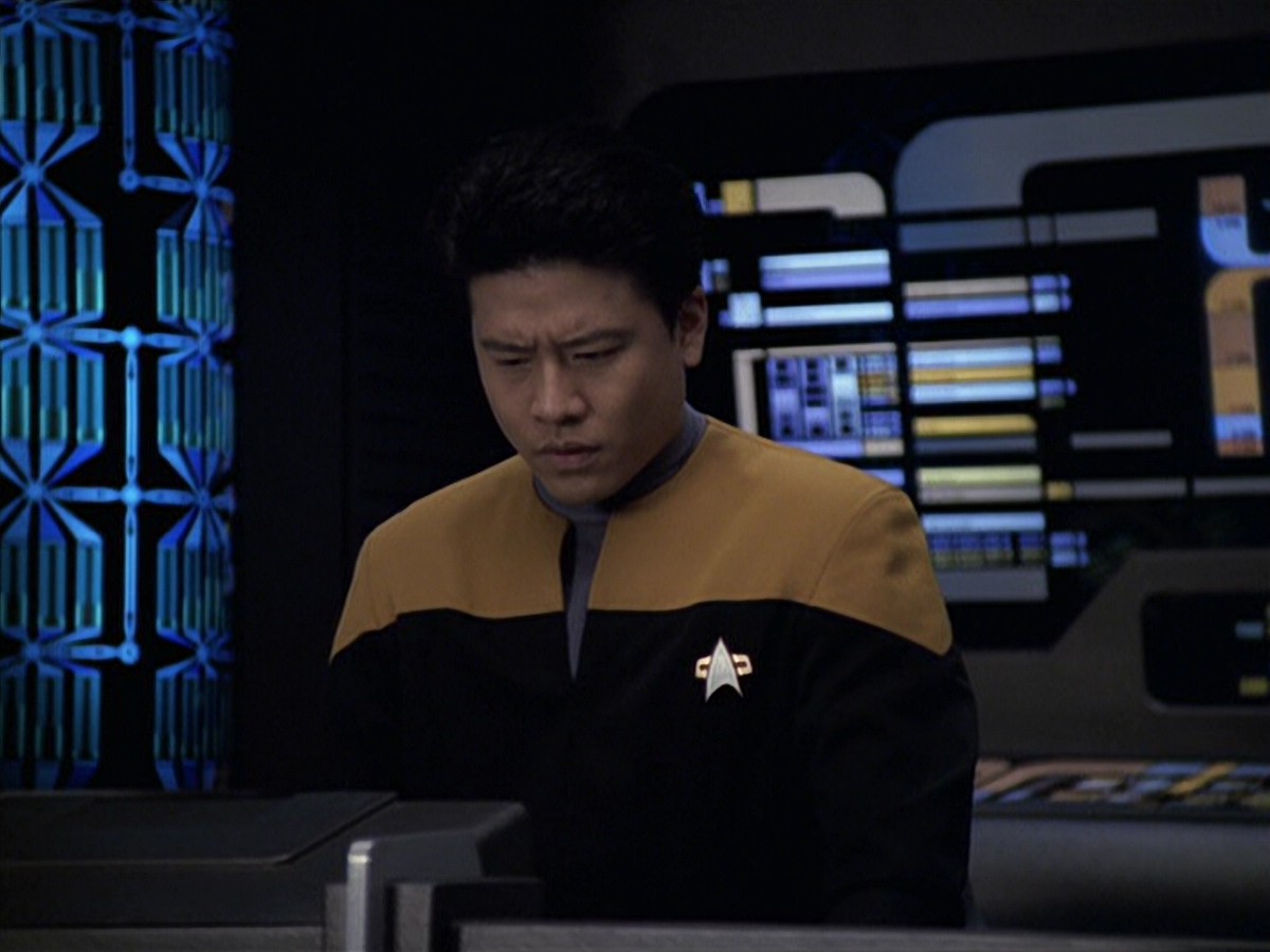 extant_StarTrek_VOY_6x06-Riddles_01588.jpg