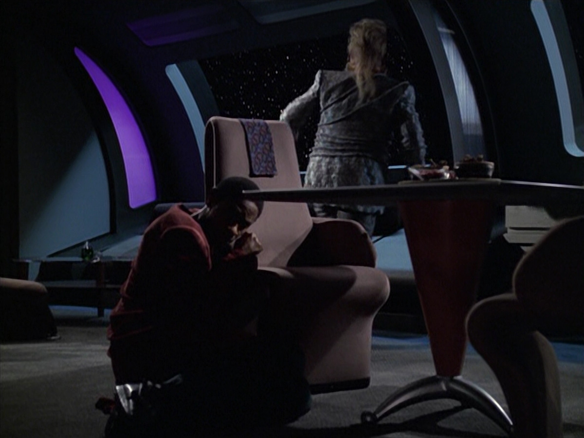 extant_StarTrek_VOY_6x06-Riddles_01683.jpg