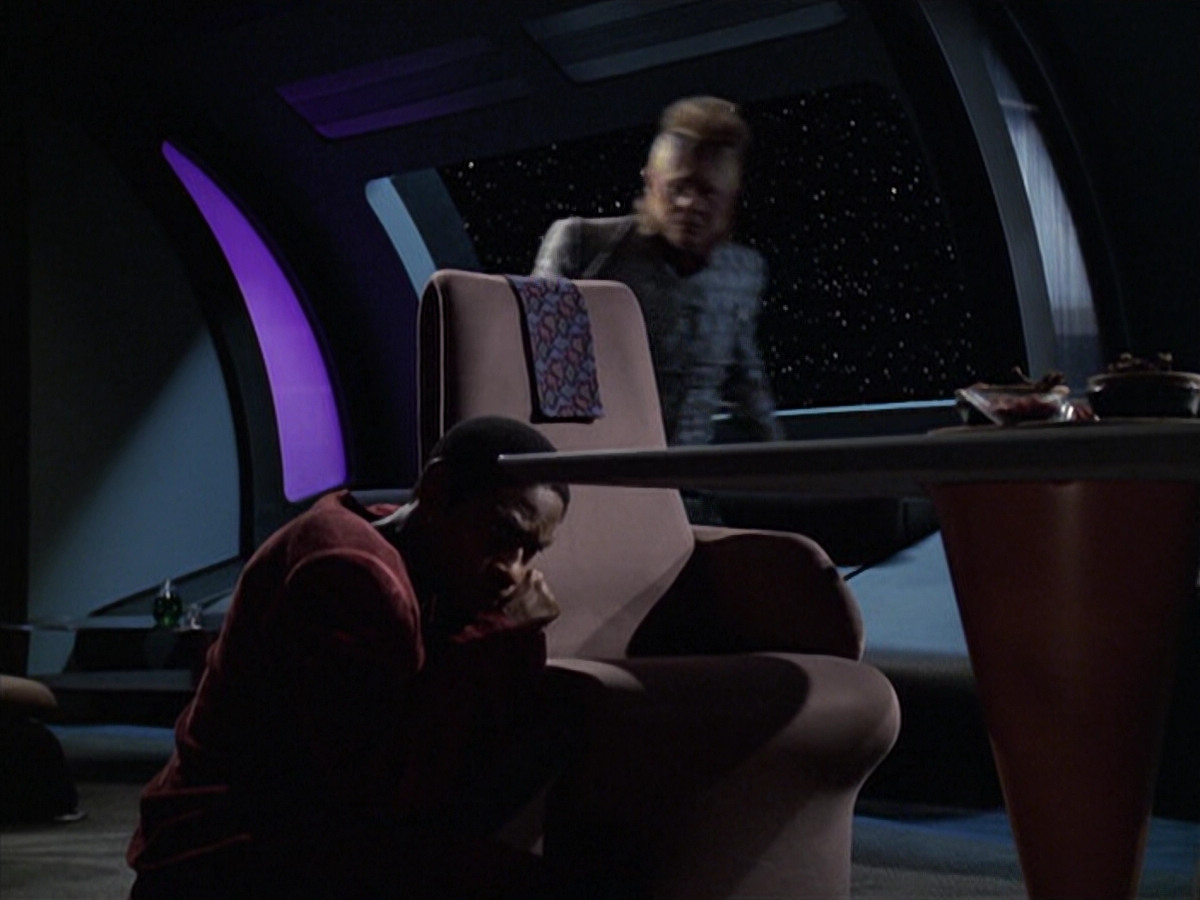 extant_StarTrek_VOY_6x06-Riddles_01705.jpg