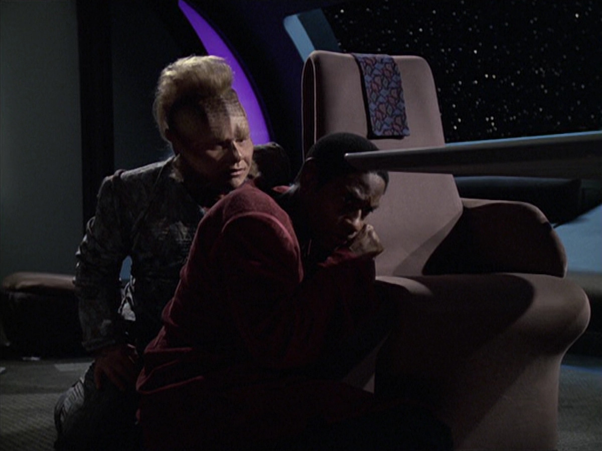 extant_StarTrek_VOY_6x06-Riddles_01715.jpg