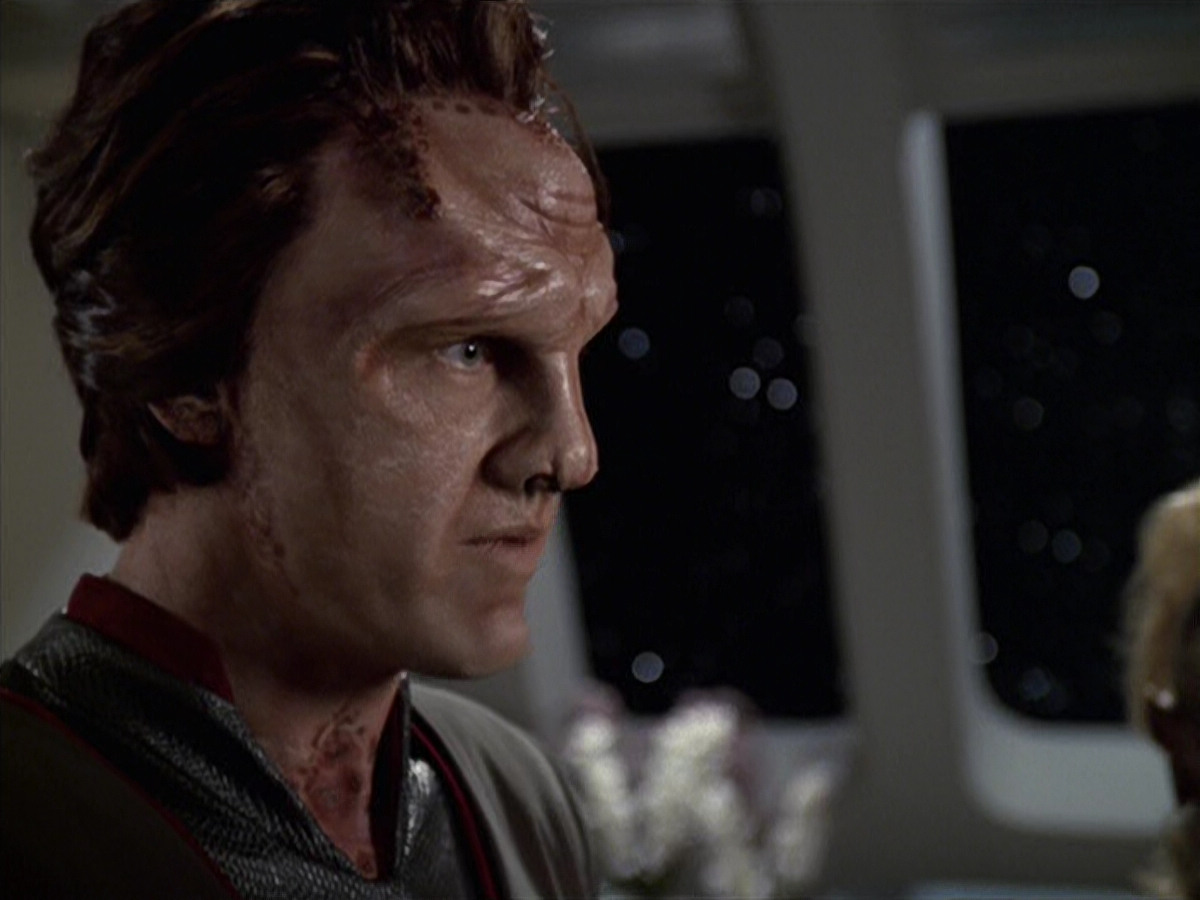 extant_StarTrek_VOY_6x06-Riddles_01766.jpg