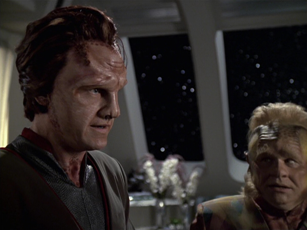 extant_StarTrek_VOY_6x06-Riddles_01768.jpg