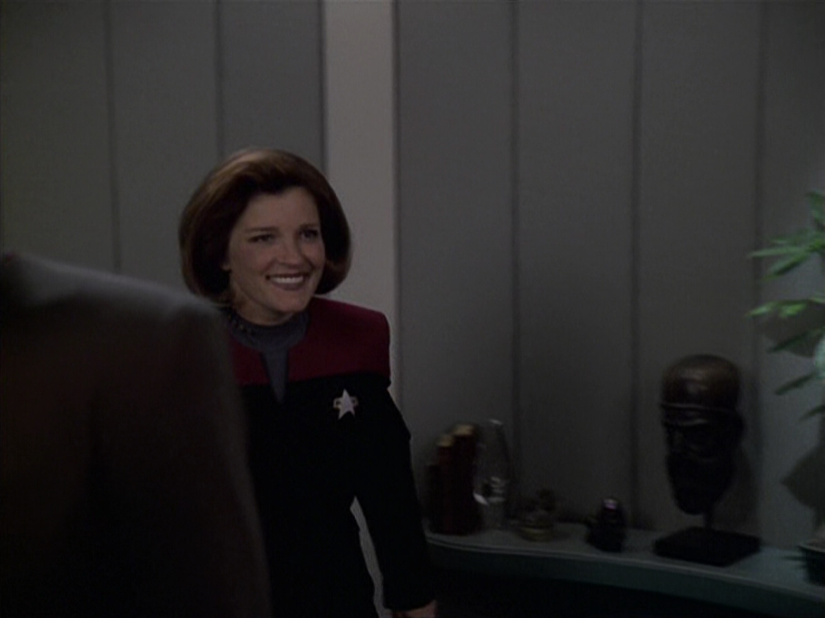 extant_StarTrek_VOY_6x06-Riddles_01805.jpg