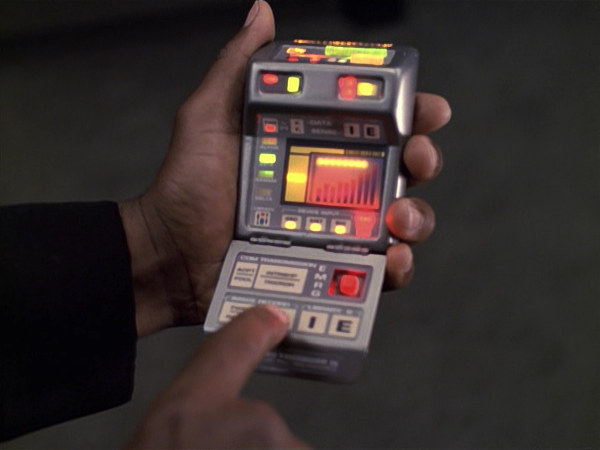 extant_StarTrek_VOY_6x06-Riddles_01874.jpg